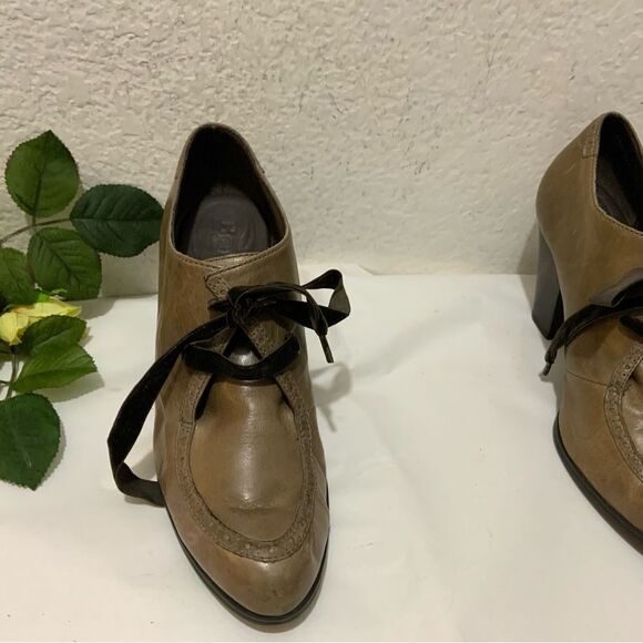 Born Women's Banbury Fringe Moc Boots Size 9 Natural Tan Nubuck Heeled W02016 - Picture 4 of 14